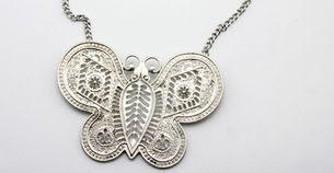 稀有孤品饰品 j小合社外贸尾货超大蝴蝶质感项链与毛衣链的魅力